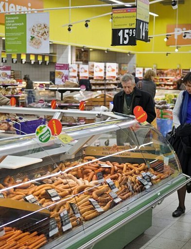 W maju odnotowqno wzrost wizyt w sklepach spożywczych, głównie osiedlowych i hiper-52536