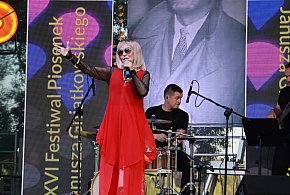  Muzyczna podróż przez czas – festiwal tradycji i wspomnień w Poraju-52495
