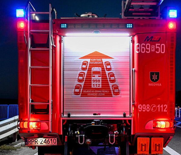 Straż pożarna: front burzowy przechodzi nad Polską - już 579 zgłoszeń-52811