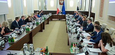 Rada Ministrów przyjęła projekt wliczający umowy cywilnoprawne do stażu pracy-52875
