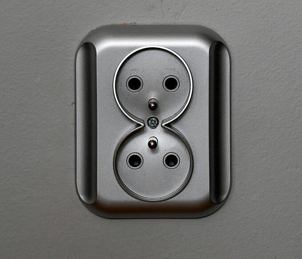 URE: 61 proc. Polaków spotkało się z oszustwem na rynku energii elektrycznej-52872