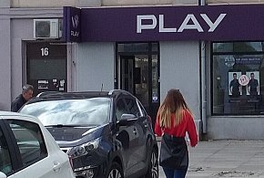 Play na celowniku UOKiK. Chodzi o pieniądze ściągane z kont klientów-52949