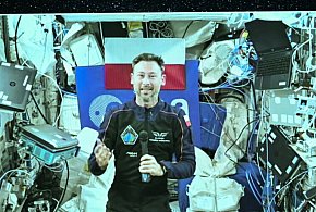 Szósty dzień Uznańskiego-Wiśniewskiego na ISS: Połączenia z premierem i dalsze eks-53349