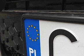 Rejestracja auta przez internet i koniec z przynoszeniem tablic. Rząd przyjął...-53419
