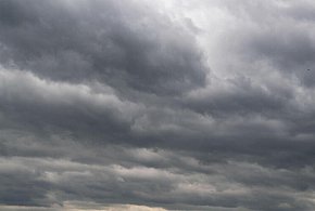 IMGW: niż znad Bałkanów przyniesie we wtorek intensywne opady deszczu; jest alert -53548