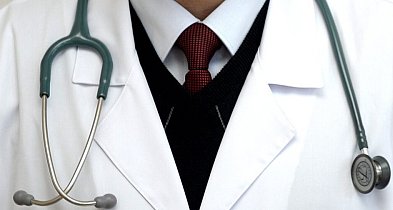 Dr Wrona: reklamy wykorzystujące nielegalnie wizerunek lekarzy krzywdzą chorych po-54311