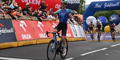 Francuz Lapeira wygrał w Karpaczu i został liderem Tour de Pologne-54949