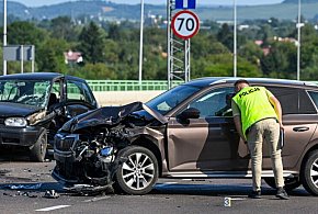 W pierwszy dzień długiego weekendu na drogach zginęło 21 osób-55511