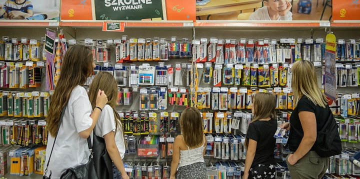 Raport: w tym roku szkolna wyprawka droższa o blisko 3 -55843