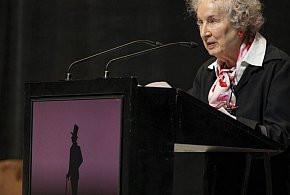 Margaret Atwood podczas kongresu pisarzy w Krakowie: „O - 56325