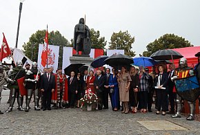 Fotorelacja: Uroczystość Odsłonięcia Pomnika Krystyna I z Koziegłów herbu Lis.-56900