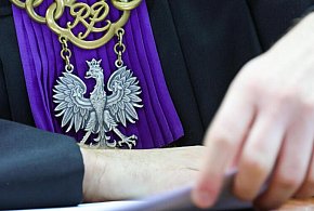 Onet: sędzia zamieszany w tzw. aferę hejterską miał spowodować kolizję i być nietr-58165