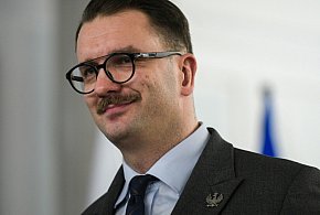 Poseł Łukasz Mejza jechał z prędkością 200 km/h; odmówił przyjęcia mandatu-58224