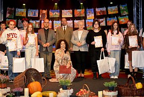 Poraj: „BARWY JESIENI NA JURZE” - ZNAMY LAUREATÓW-59216