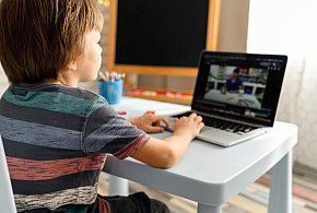 Popularni influencerzy mogą mieć kłopoty. Treści dla dzieci budzą kontrowersje-59583