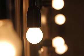 Rachunki za prąd pójdą w dół. Rząd usuwa opłatę doliczaną od lat-60342