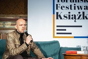 Szabłowski: dania kucharzy dyktatorów były przepełnione miłością i strachem-60399