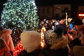 Magiczny początek Jarmarku Bożonarodzeniowego w Myszkowie – relacja z piątku-60795