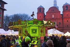 Jarmarki bożonarodzeniowe w Polsce - kilkaset lat tradycji i nowe wyzwania-60802