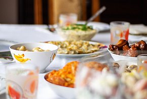 Polacy znów sięgną głębiej do kieszeni. Tyle wydają na świąteczne jedzenie-61159