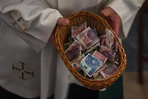 W Kościele katolickim w Polsce ofiary na tacę z 6 stycznia idą na misje-61725