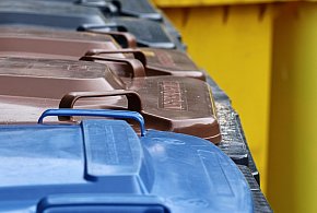 Fioletowe worki na odpady. Oto, co powinno tam trafiać-61945