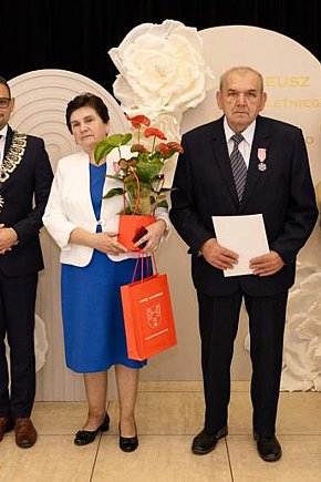 Złote, Diamentowe, Żelazne i Kamienne Gody.-935
