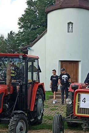 Zlot Ciągników i Samoróbek z Jaroszowa z nagrodą za Najlepsze Przedsięwzięcie Odnowy Wsi!-958