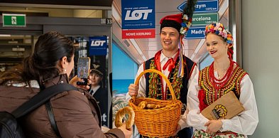 Nowe kierunki z Krakowa: LOT zainaugurował rejsy do Rzymu, Barcelony i Madrytu (Me