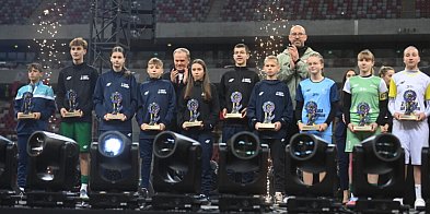 Premier i minister sportu nagrodzili uczestników turnieju „Z Orlika na Stadion”-59682