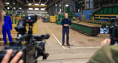 Premier: ponad 500 osób znajdzie pracę w oddziale Jelcza, gdzie wcześniej było Raf-58230