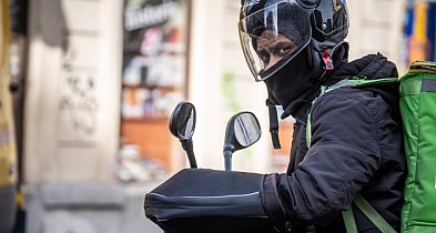 Pracodawcy RP: cudzoziemcy wykonują prace, których nie chcą Polacy-58612