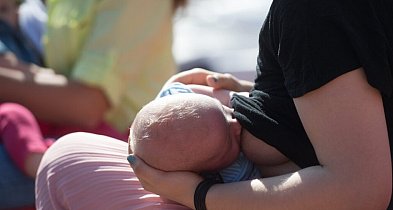 Karmienie piersią może uodparniać na raka piersi-58636