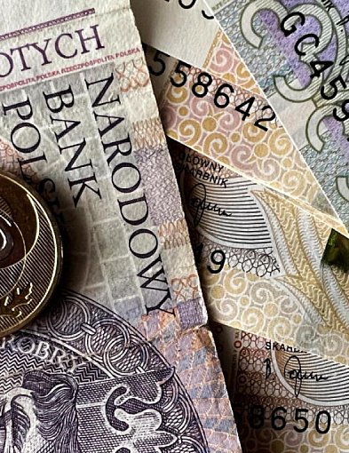 Badanie: blisko połowa Polaków ma zamiar wydać na święta mniej niż rok temu-61051