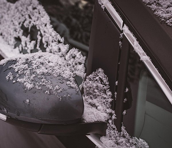 Zimowy atak w całej Polsce. Kierowców czeka kosztowna niespodzianka-60073