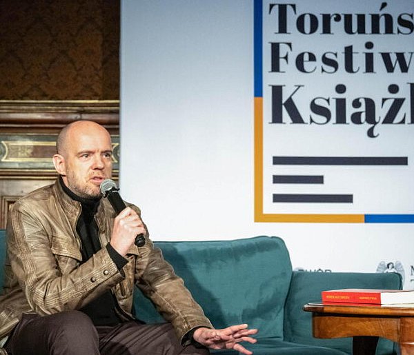 Szabłowski: dania kucharzy dyktatorów były przepełnione miłością i strachem-60399