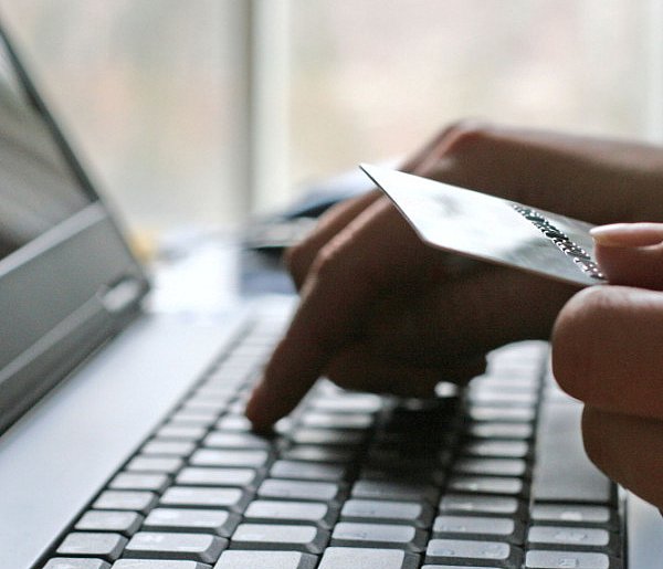 Co trzeci Polak boi się oszustwa finansowego podczas zakupów online-60450