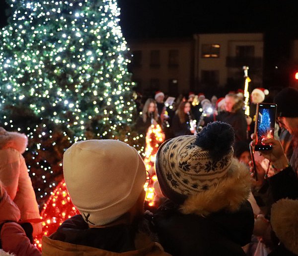 Magiczny początek Jarmarku Bożonarodzeniowego w Myszkowie – relacja z piątku-60795