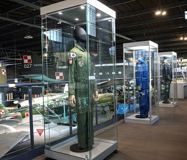 Wystawa o Szkole Orląt w Muzeum Lotnictwa Polskiego w Krakowie-61103