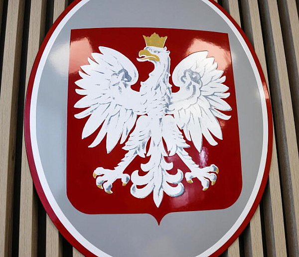 Polski konsulat w Brukseli oblany czerwoną farbą-61455