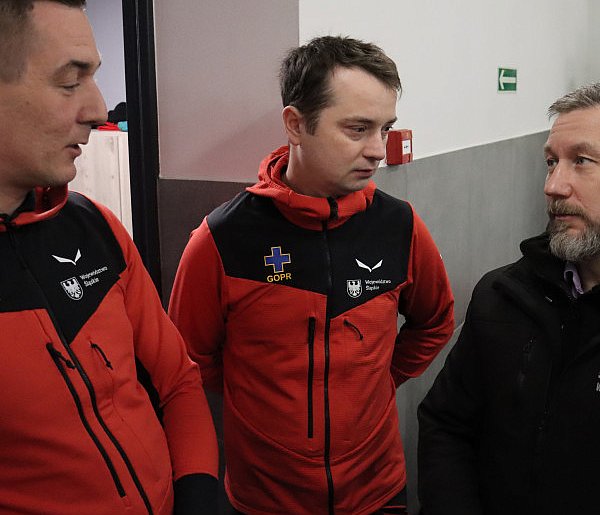 Fotorelacja: Przekazanie sprzętu dla Grupy Jurajskiej GOPR w Podlesicach gmina Kro