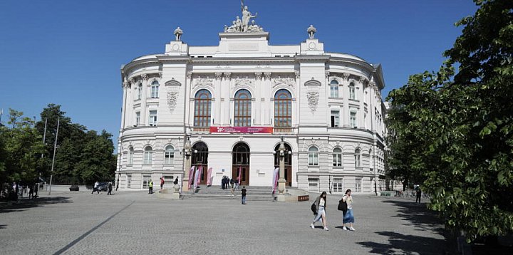Wzrost zainteresowania kierunkami ścisłymi, ale uczelni-56520