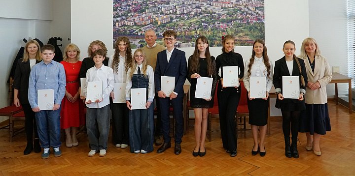 Stypendia dla najlepszych uczniów w Myszkowie-58671