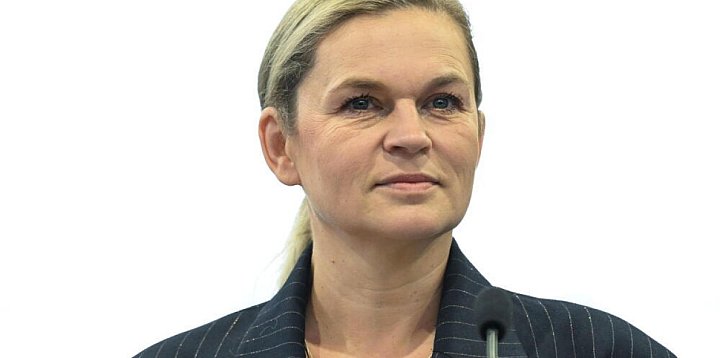 Nowacka: edukacja obywatelska to jedno z większych osią-59633