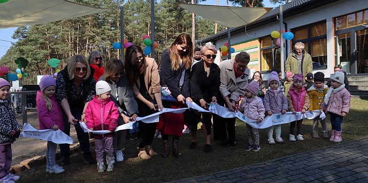 Gmina Poraj inwestuje w najmłodszych! Nowe place zabaw!