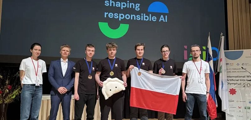 Wielki sukces Polaków na Olimpiadzie AI w Słowenii. Dawid Kot ze szczecińskiej „Tr