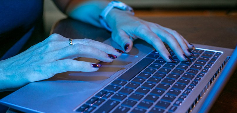 Oszustwa telefoniczne w Polsce kwitną. Jak rozpoznać podejrzany numer (MediaRoom)