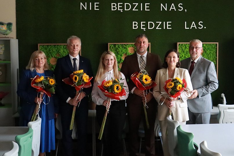 Fotorelacja: Rozpoczęcie nowego roku szkolnego w SP3 Myszków