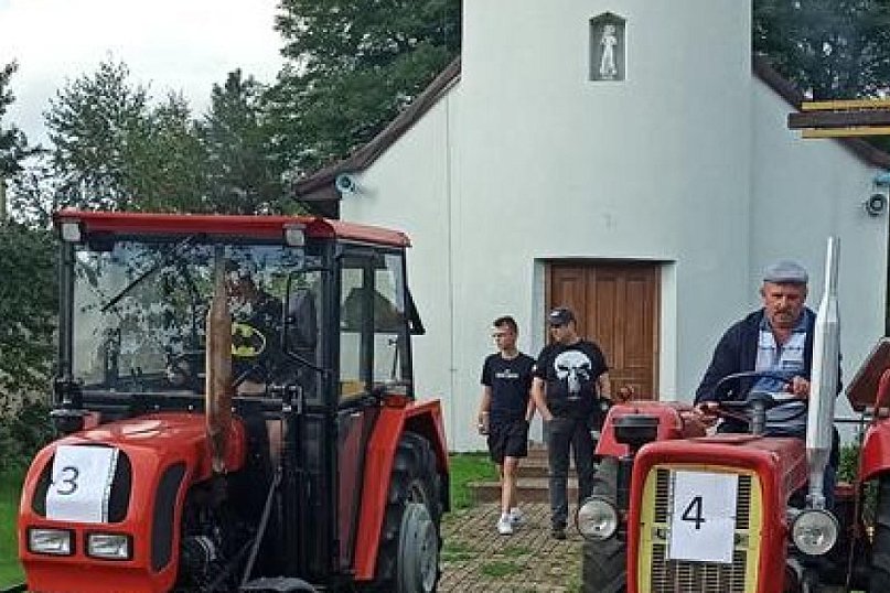 Zlot Ciągników i Samoróbek z Jaroszowa z nagrodą za Najlepsze Przedsięwzięcie Odnowy Wsi!