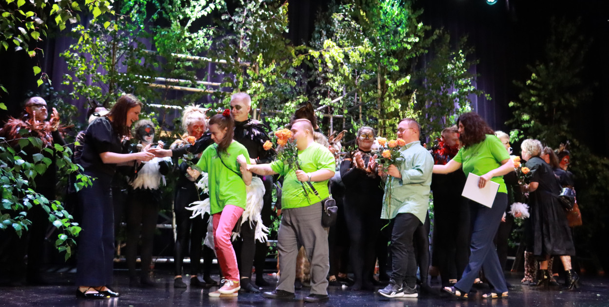 LEĆ NISKO, BIEGNIJ WYSOKO – charytatywny spektakl poruszył mieszkańców Myszkowa